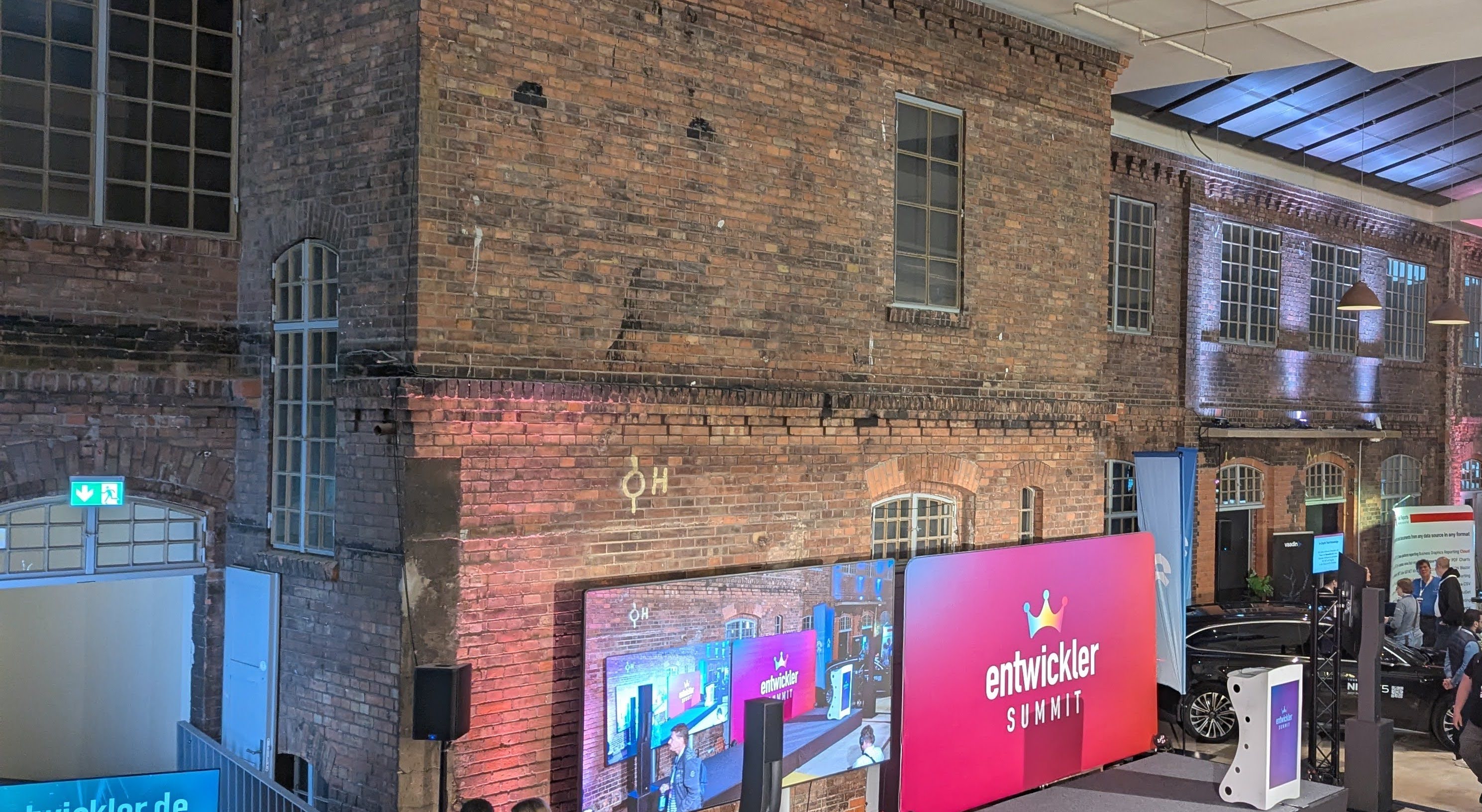 Entwickler Summit's center stage at Colosseum Berlin